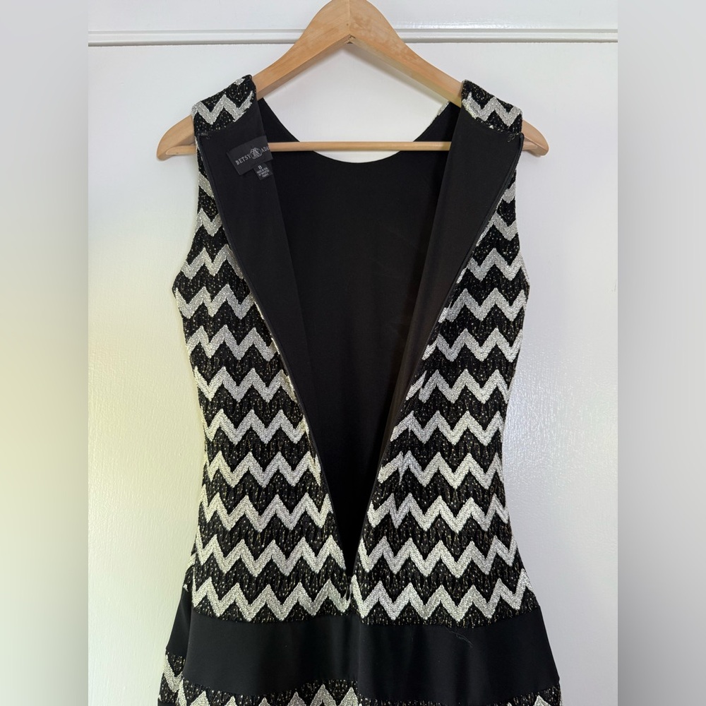Betsy & Adam Metallic Fit & Flare Dress Chevron Print Stripe Black Silver Gold 8 - Picture 11 of 11